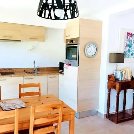 T3 Avec Terrasse De 60m2 Le Coucou דירה *